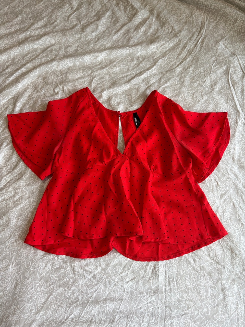 Red Polka Dot Flutter Sleeve Women’s Top elli white Size small good condition